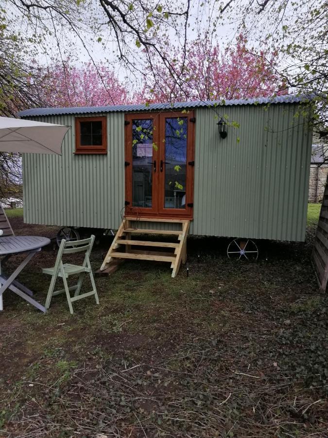 Durham Donkey Rescue Shepherd'S Hut Hotel Exterior photo